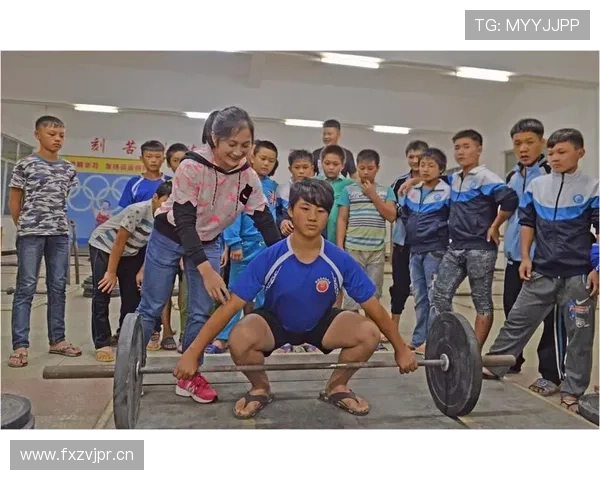 廖秋云训练完直接拎爱马仕去吃米其林，这哪是举重运动员啊